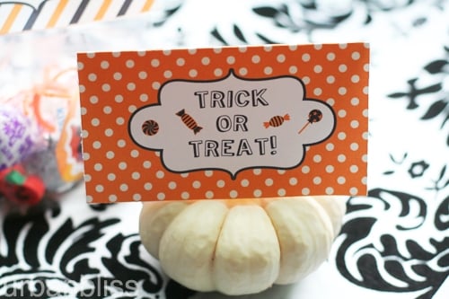 Halloween2012_favorbaglabels08 Halloween Favor Bag Labels Free Printable by Urban Bliss