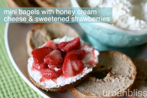 Mini bagels with honey cream cheese & sweetened strawberries Mini bagels with honey cream cheese & sweetened strawberries
