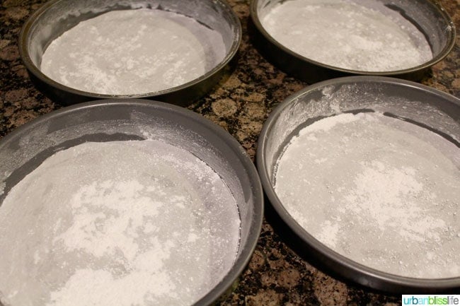powdered cake pans