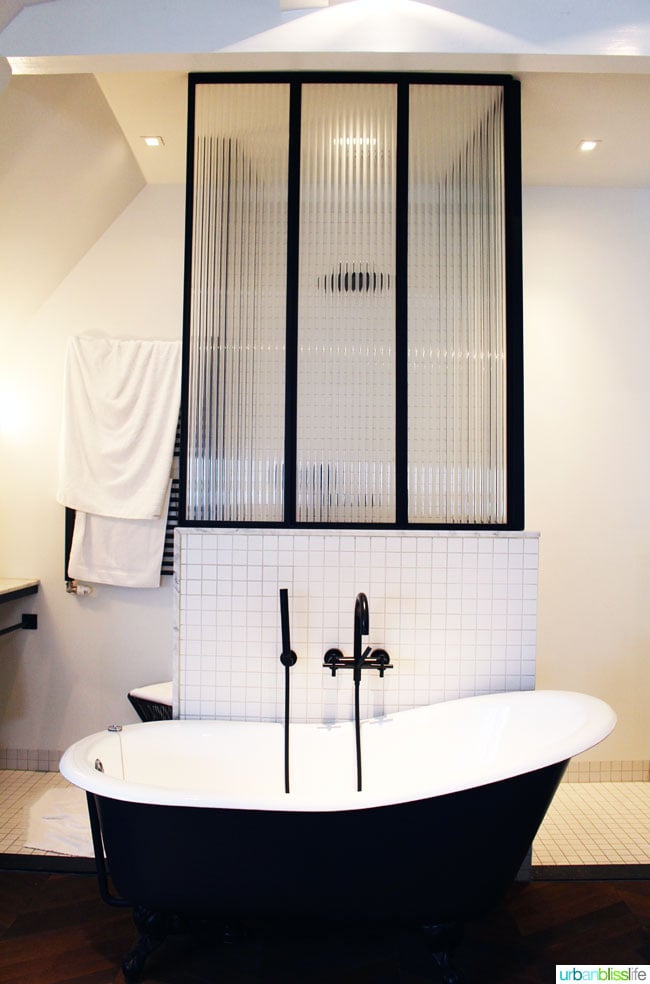 Where to Stay in Amsterdam. Morgan and Mees guest room bathroom