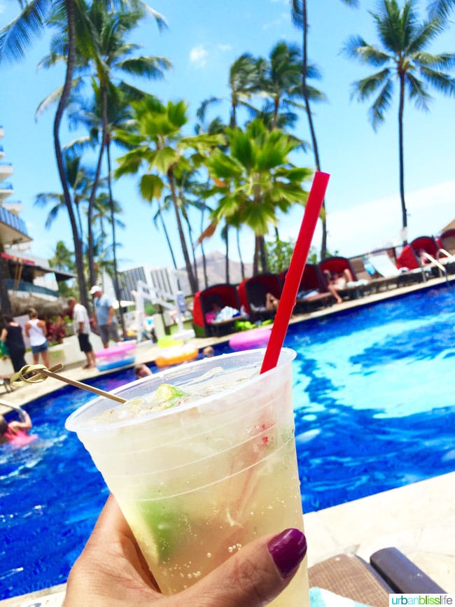 Where to stay in Honolulu: Outrigger Waikiki Beach Resort pool