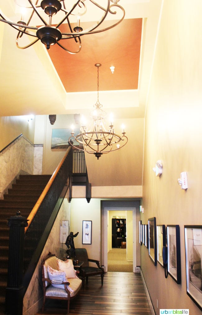 Where to Stay in Yakima, Washington: Hotel Maison. Travel tips on UrbanBlissLife.com