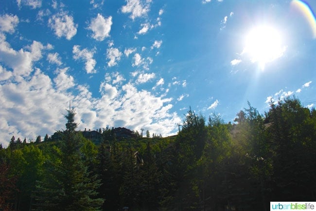 If you are traveling to Park City for skiing or summer adventures, The Chateaux in Deer Valley, Utah is a relaxing getaway. Hotel review on UrbanBlissLife.com
