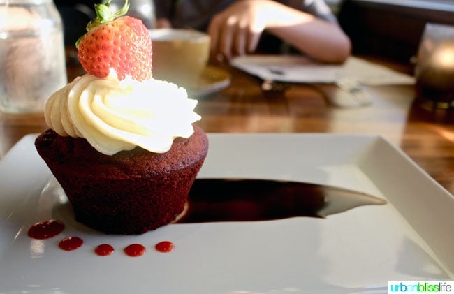 Carson's American Restaurant in Sunriver Resort, Bend, Oregon serves elevated Pacific NW cuisine in a family-friendly atmosphere. Review on UrbanBlissLife.com