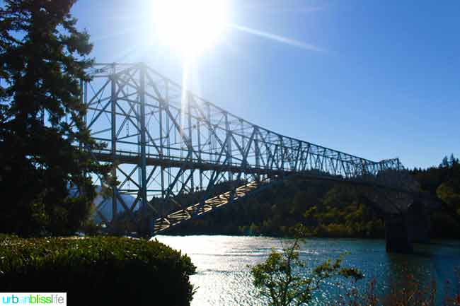 Day Trip to Cascade Locks Columbia River Gorge in Oregon. Travel tips on UrbanBlissLife.com