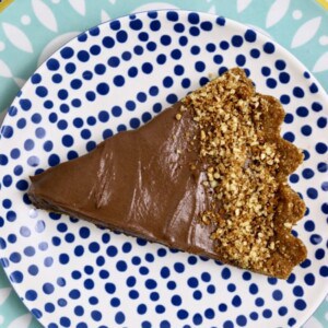 Decadent Delicious Hazelnut Chocolate Pie recipe on UrbanBlissLife.com