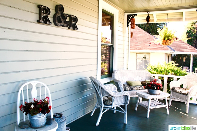 R & R Guesthouse in The Dalles, Oregon. Bed and breakfast review on UrbanBlissLife.com