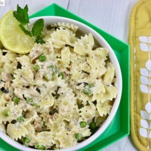 Creamy Farfalle with Salmon and Peas pasta recipe on UrbanBlissLife.com