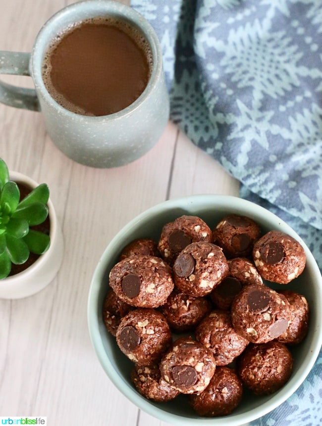 Chocolate Peanut Butter Energy Bites recipe on UrbanBlissLife.com
