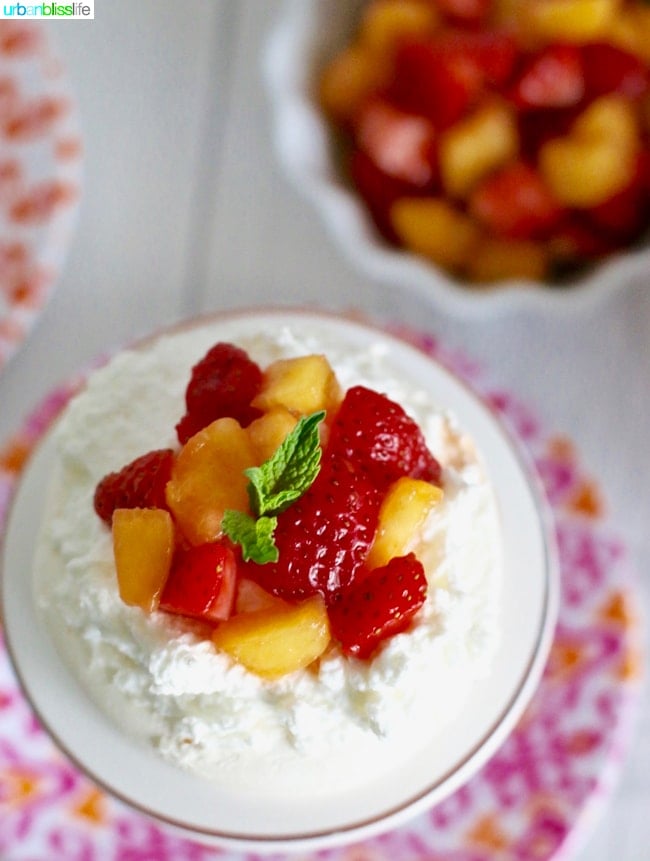 Mini Pavlova Cakes