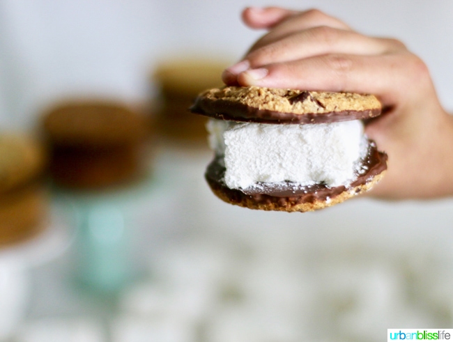 Fluffy Homemade Marshmallows recipe on UrbanBlissLife.com