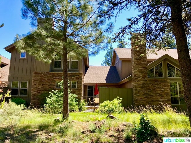 5 Tips for Choosing a Vacation Rental Home - Cascara Vacation Rentals in Sunriver, Oregon on UrbanBlissLife.com