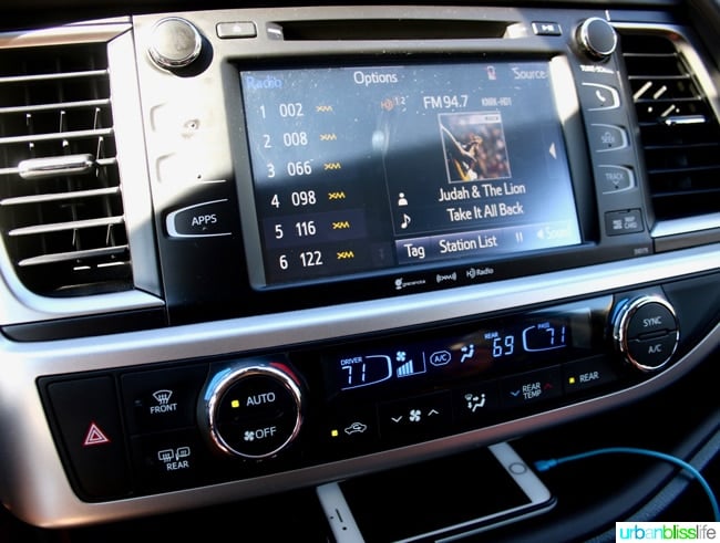 2017 Toyota Highlander Hybrid on UrbanBlissLife.com