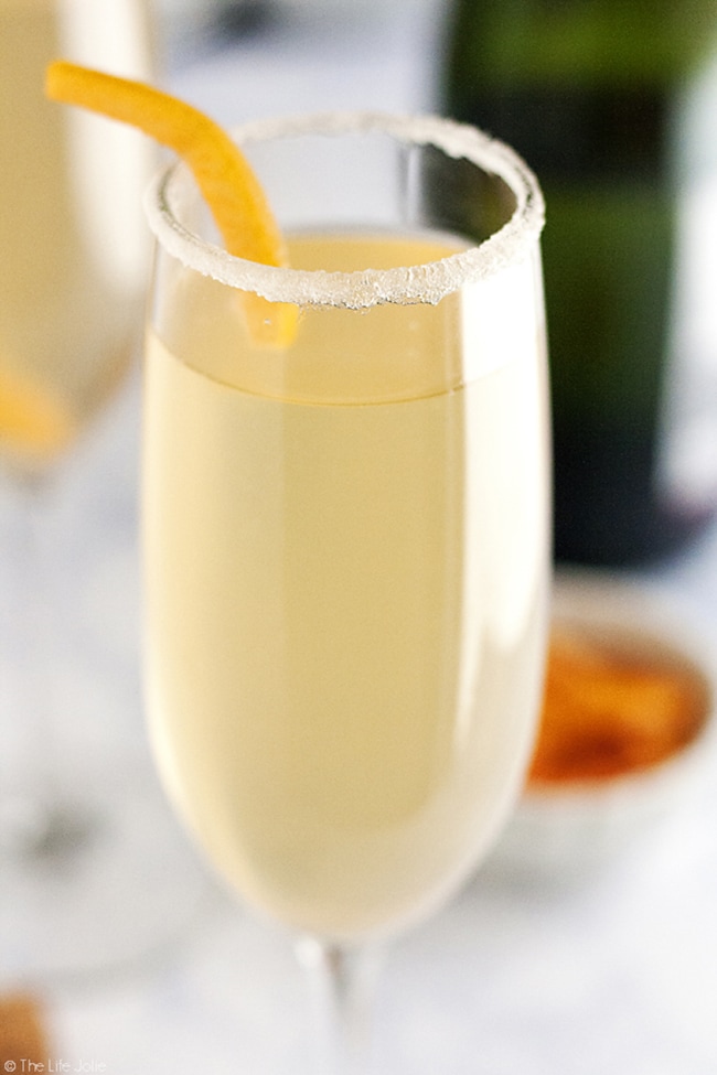 Grapefruit Sparkler 20 Festive Winter Party Cocktails on UrbanBlissLife.com