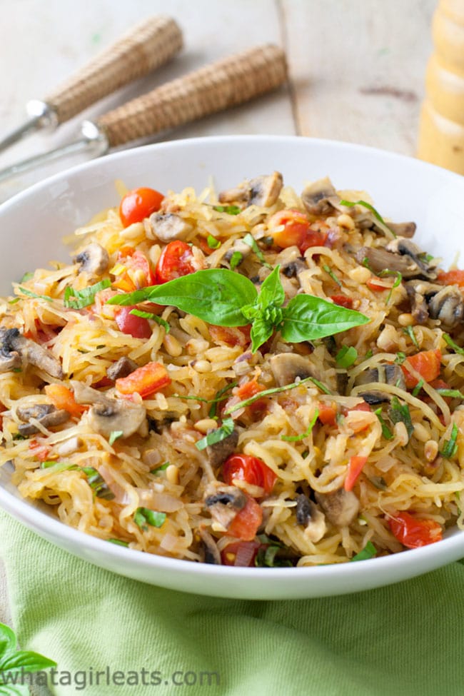 spaghetti squash with mushrooms and tomatoes