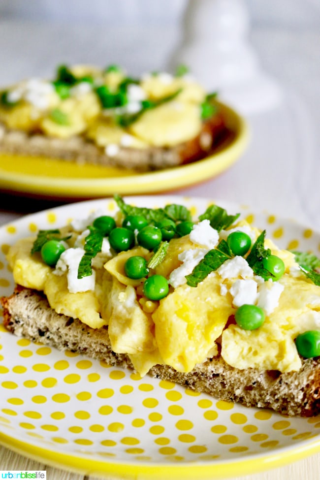 Scramble Eggs on Toast with peas