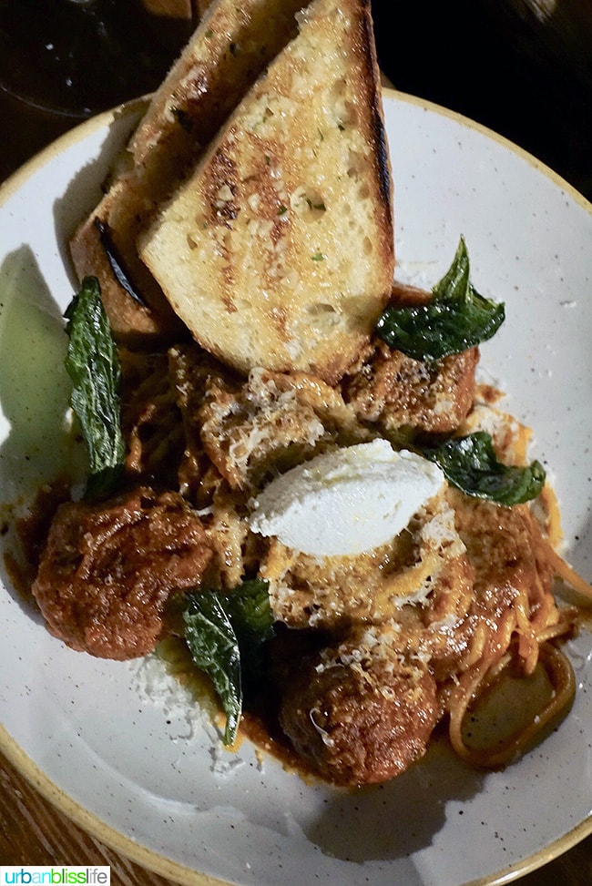 Il Solito restaurant spaghetti