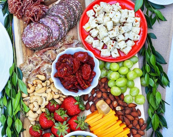 the ultimate fall grazing table/charcuterie board