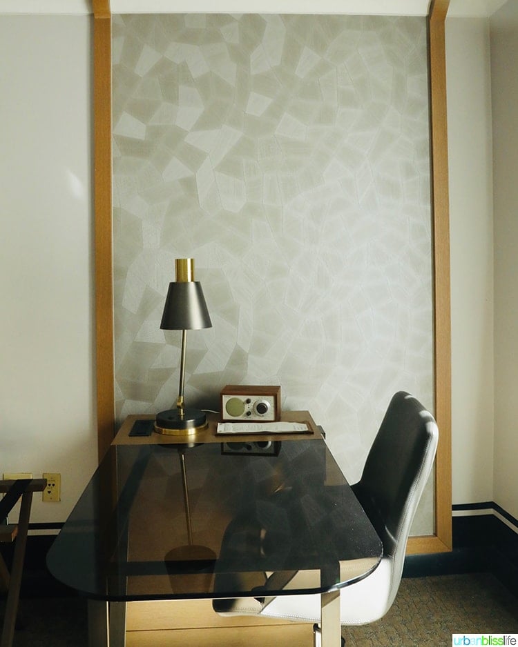desk at duniway hotel portland