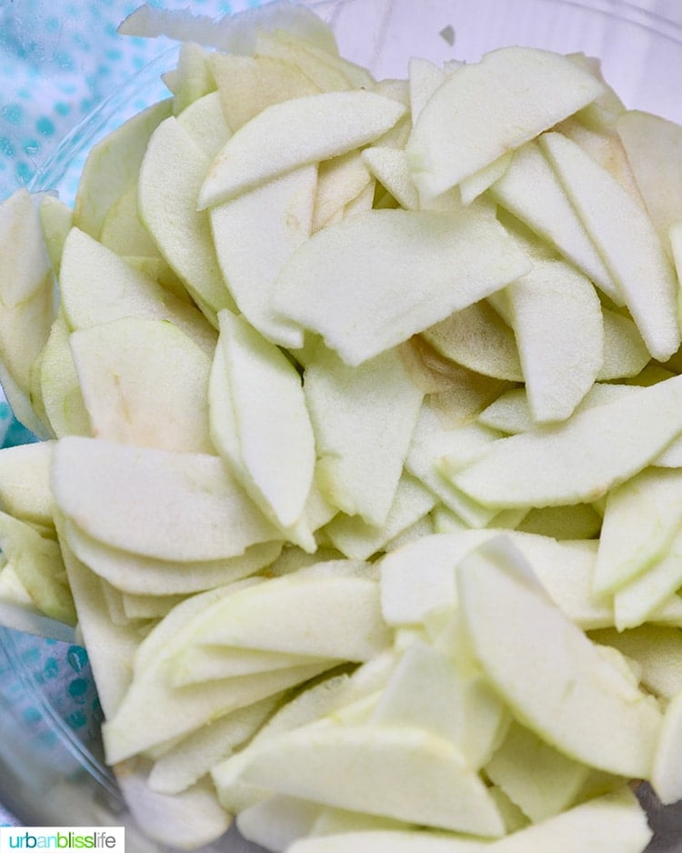 thinly sliced apples