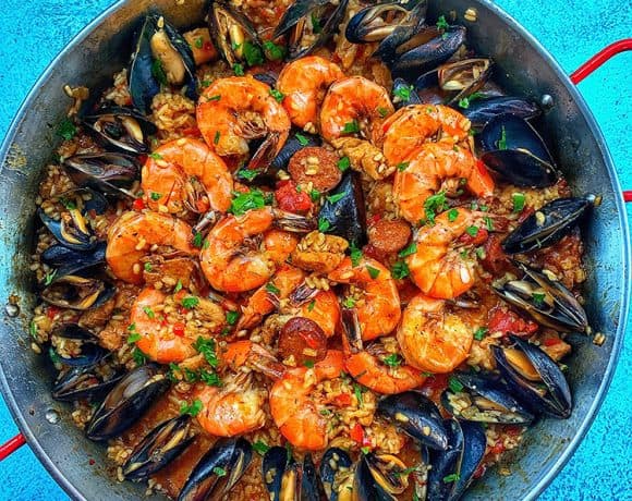 Seafood paella