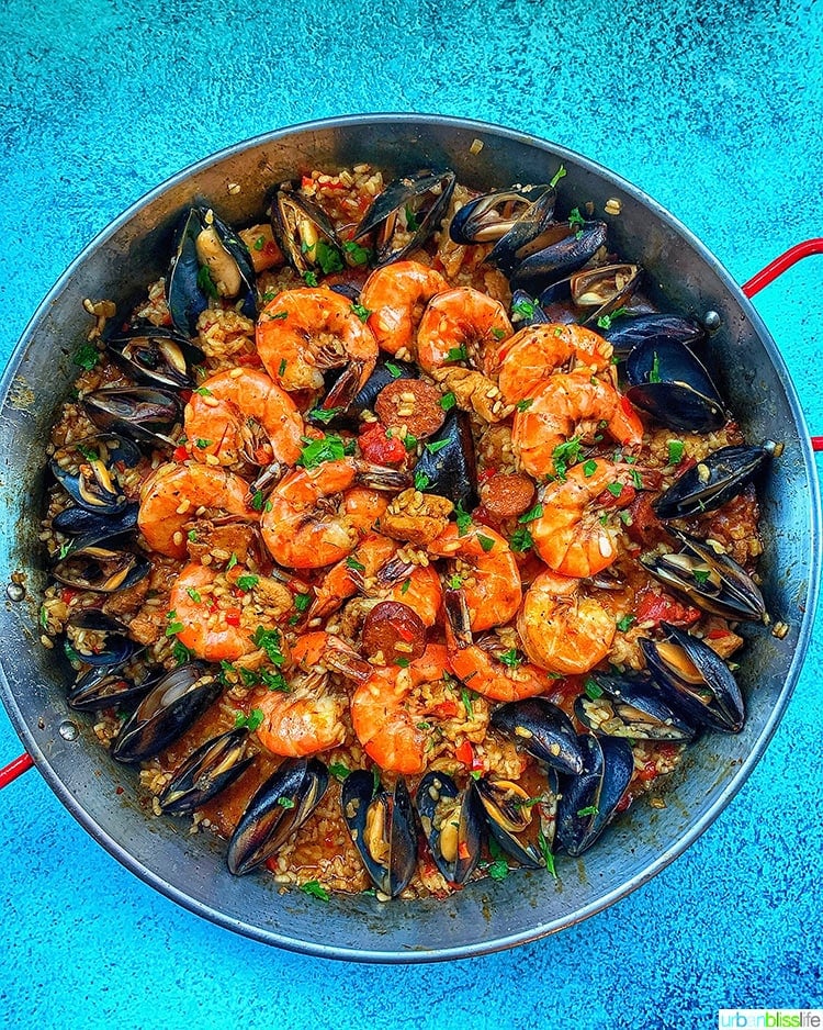 Seafood paella