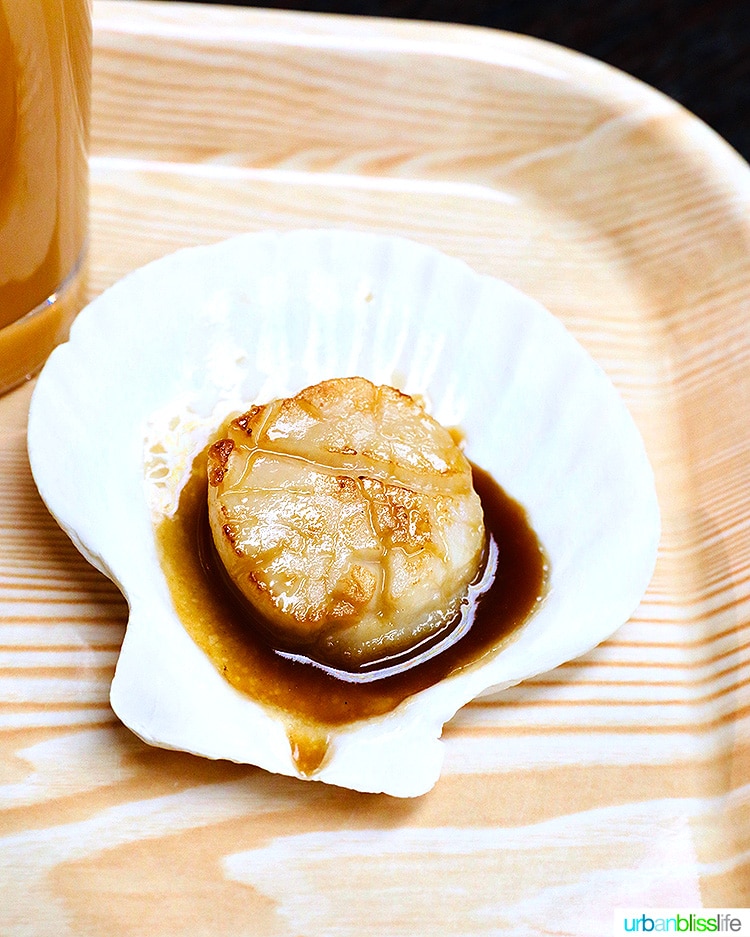 scallop in shell plate