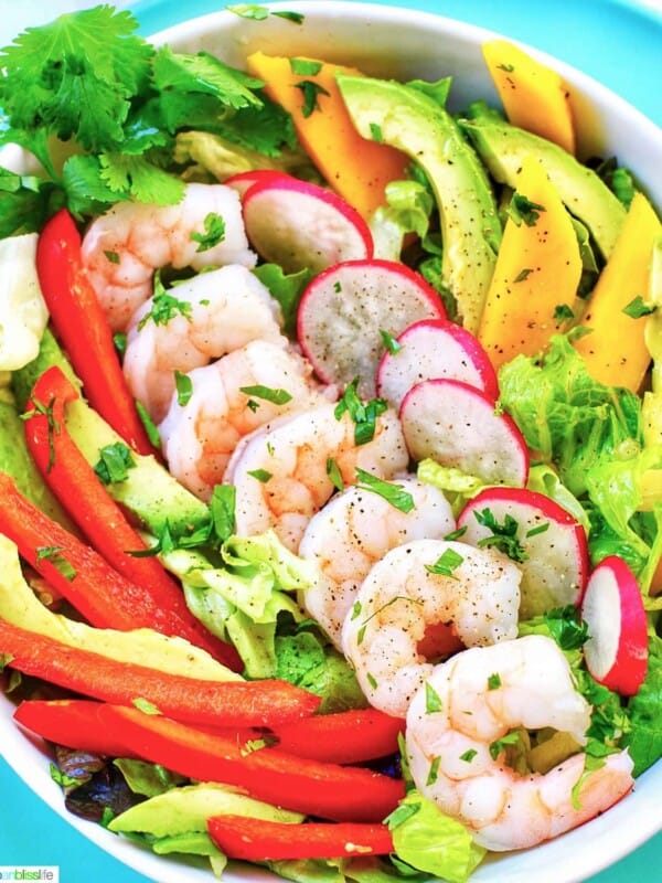 bowl of keto whole30 healthy shrimp salad
