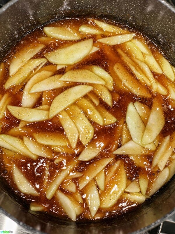 apple pie filling in pan