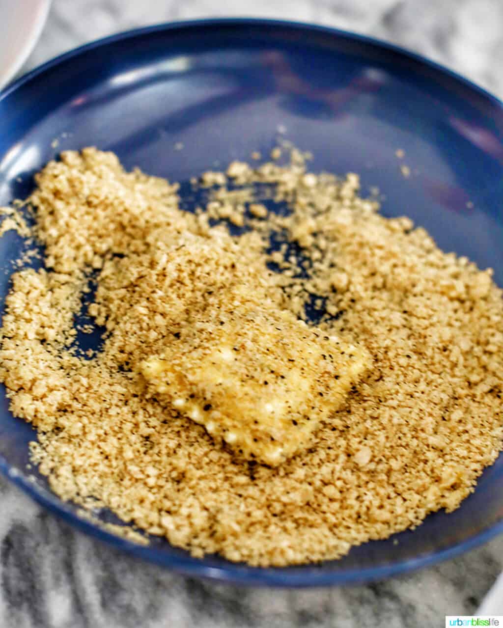 coating ravioli in panko crumbc