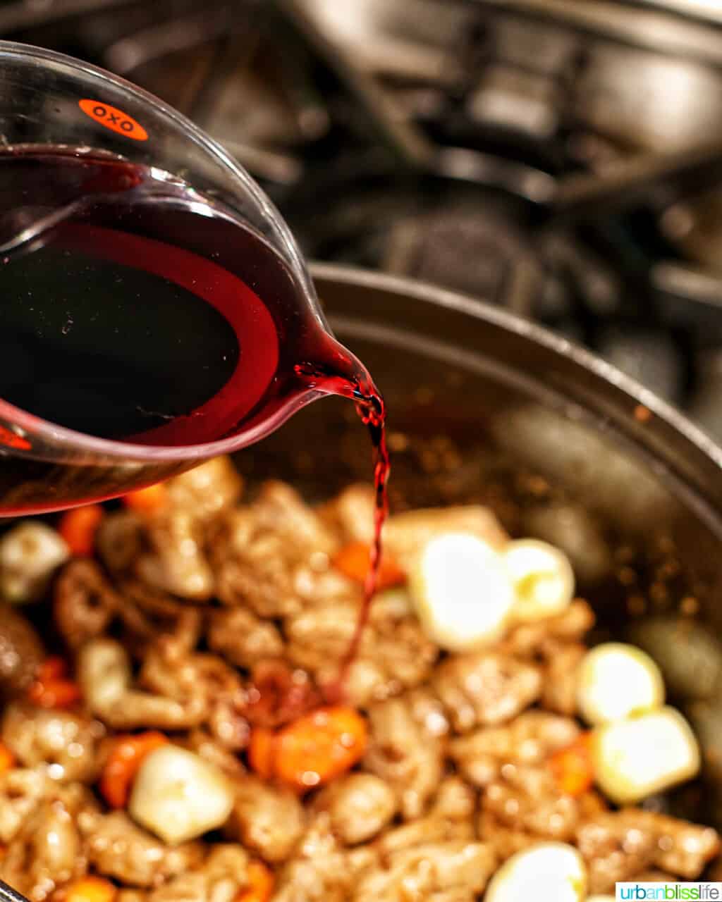 adding red wine to beef bourguignon