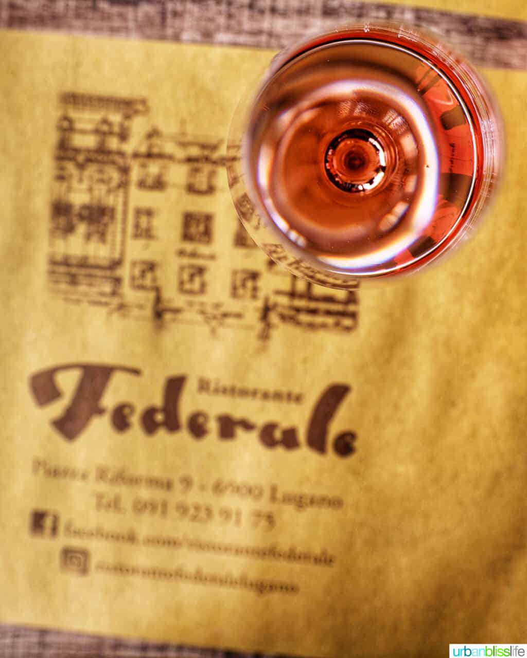 glass of rosรฉ wine