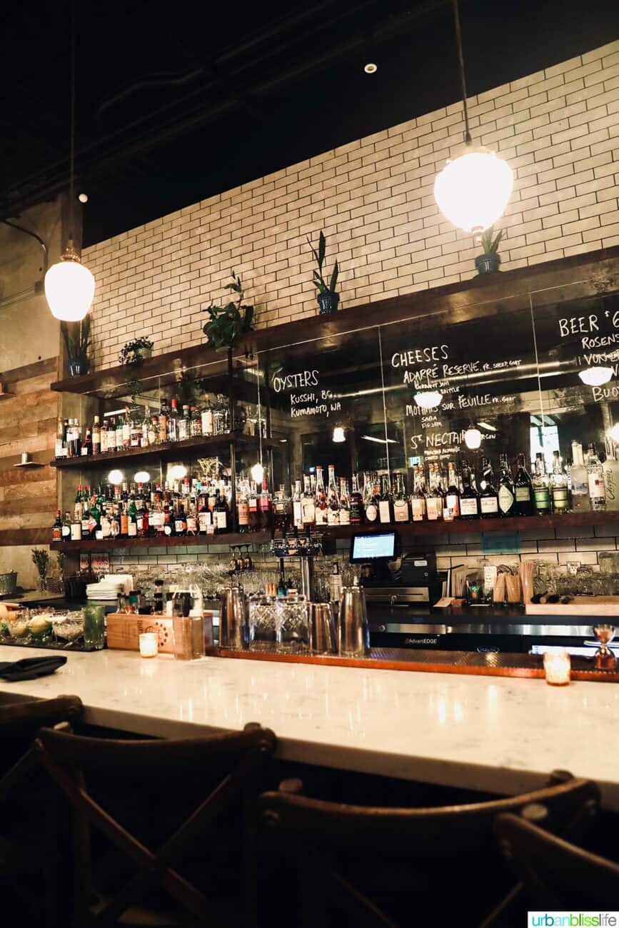 Normandie restaurant bar.