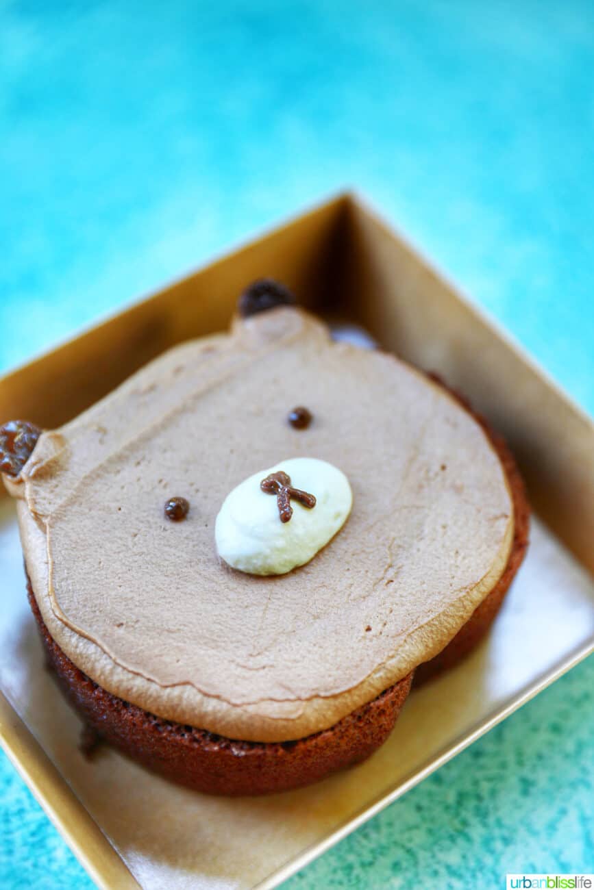cute bear cake.