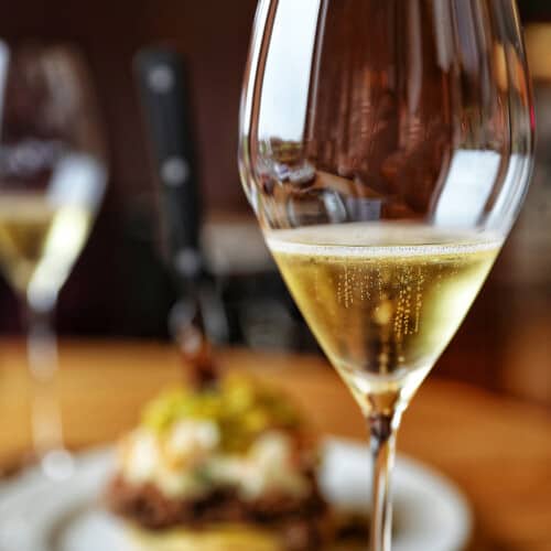 Gran Moraine Winery glass of Blanc de Blanc sparkling wine