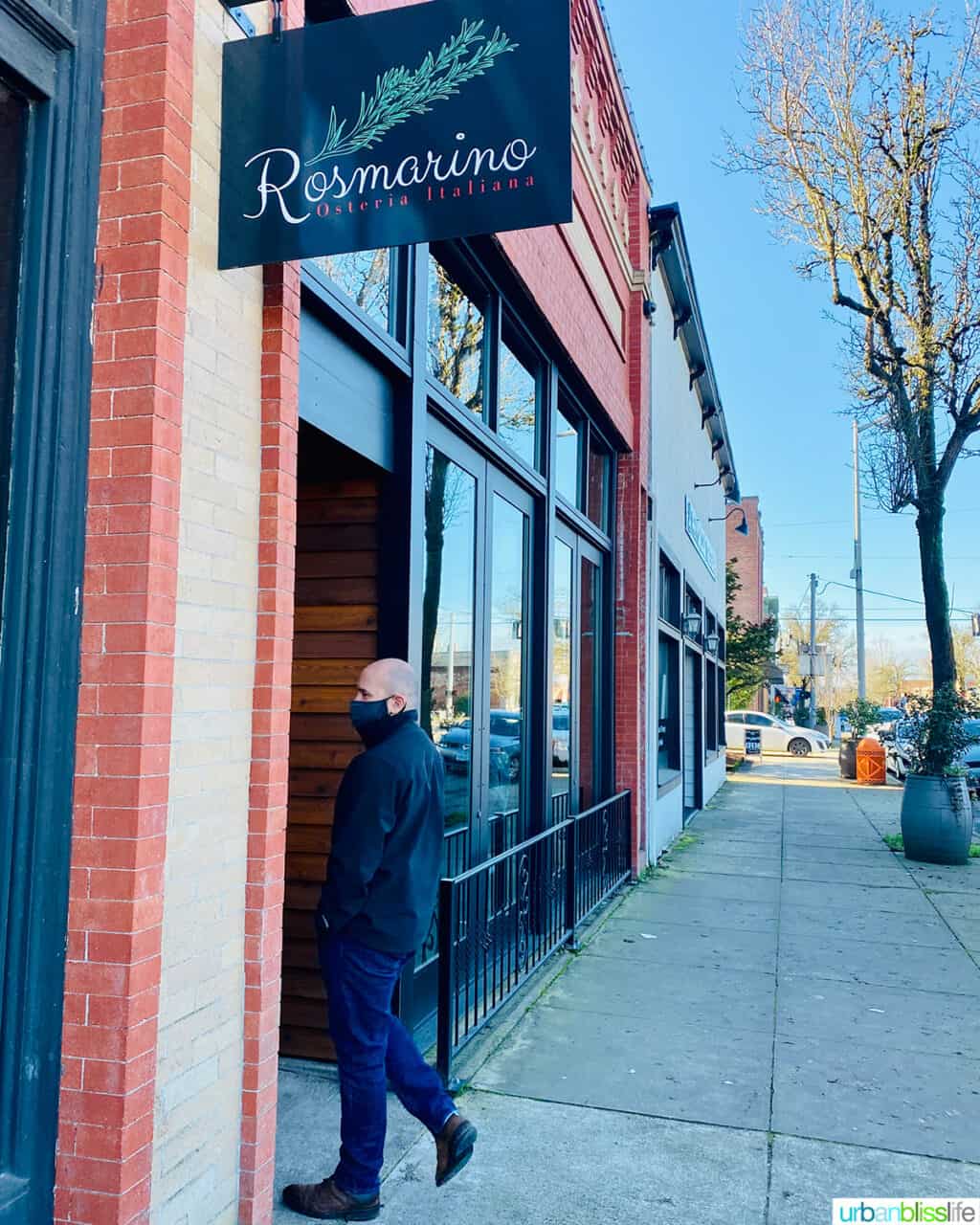 exterior of Rosmarino Osteria restaurant in Newberg, Oregon
