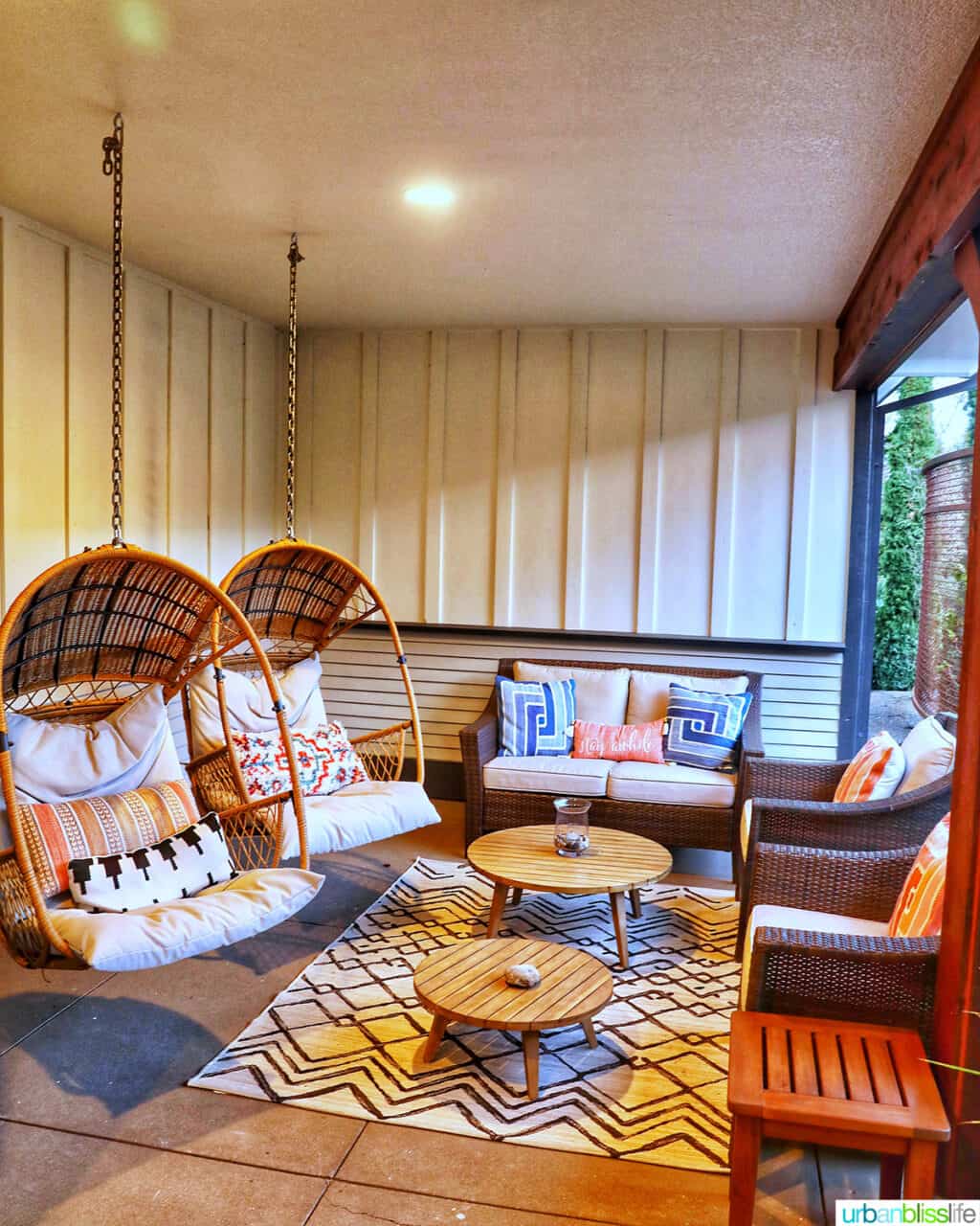 seating area outside of The Setting Inn Willamette Valley