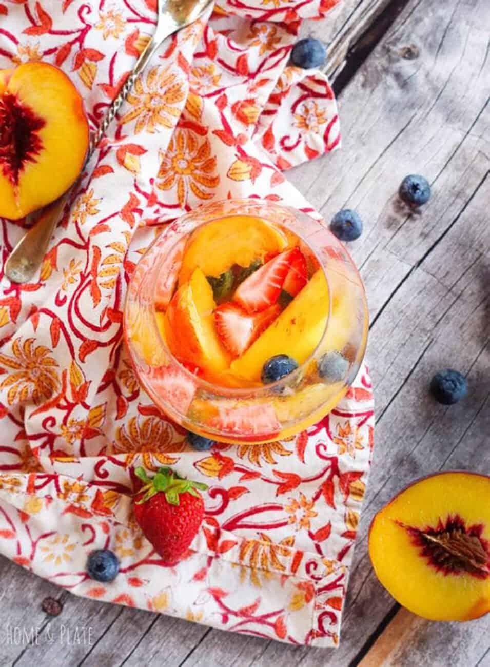 fruity elderflower sangria