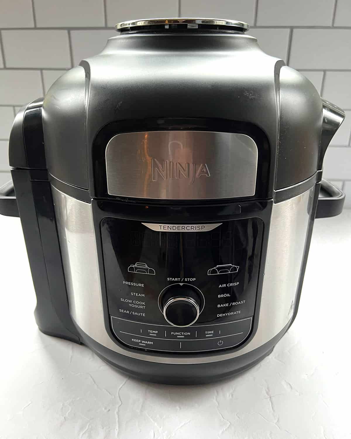 Ninja Foodi 8-quart Deluxe multi-cooker