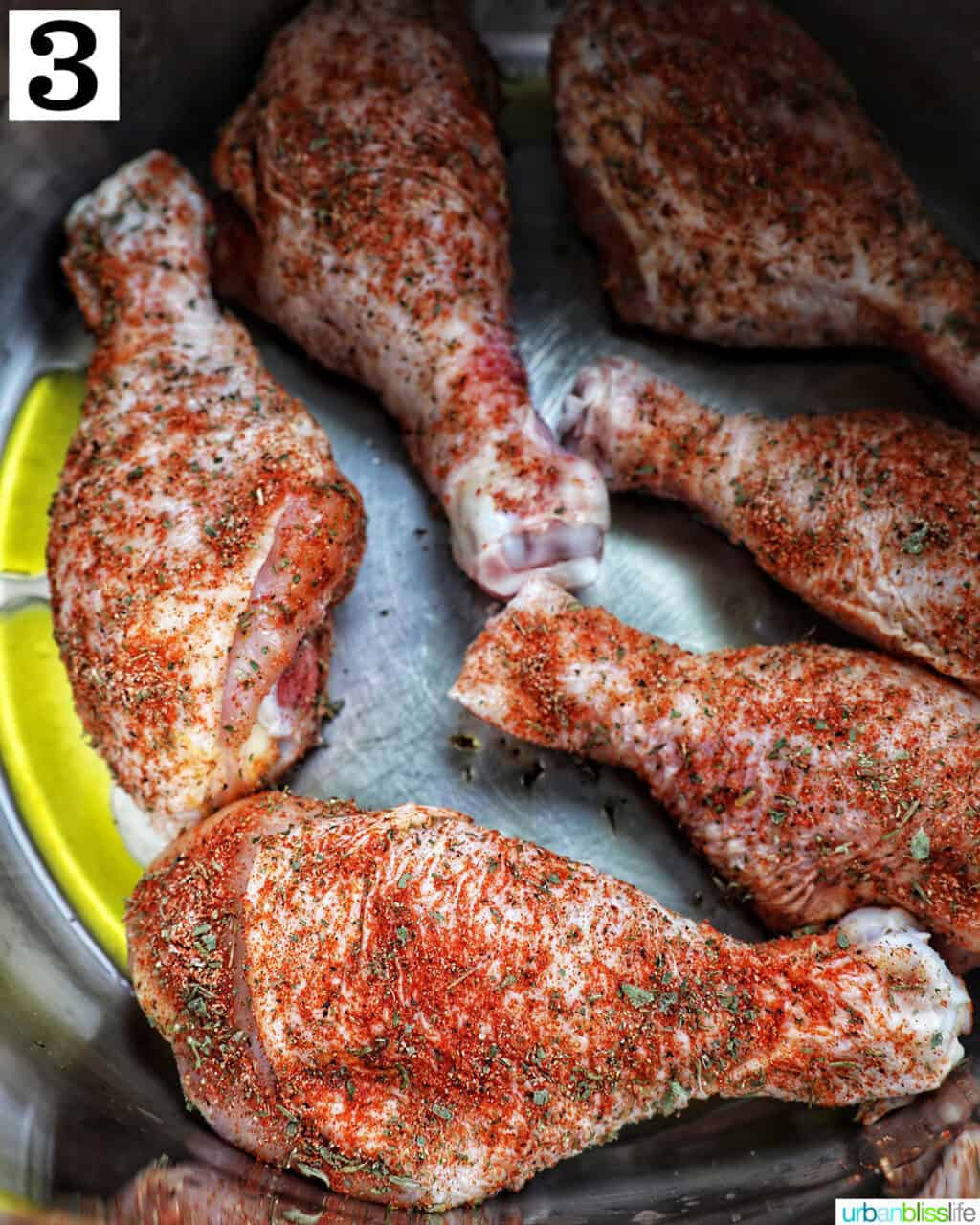 seasoned chicken drumsticks in an instant pot.