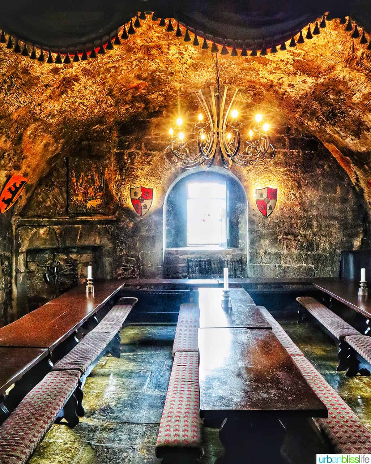 dunguaire castle banquet hall