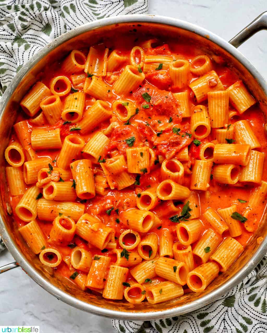 saucepan with rigatoni with vodka sauce.