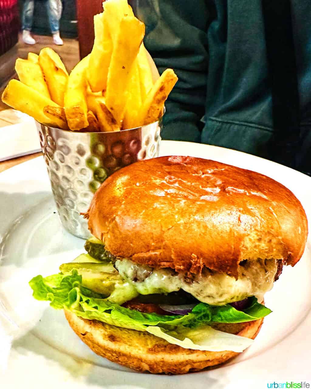 burger at white hart pub