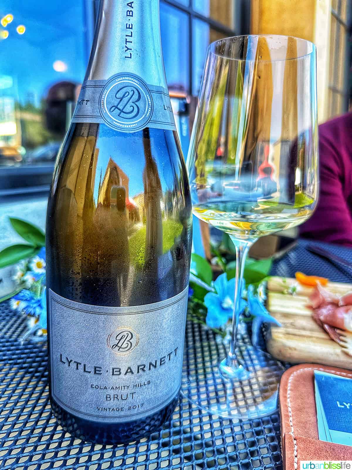 lytle-barnett brut sparkling wine