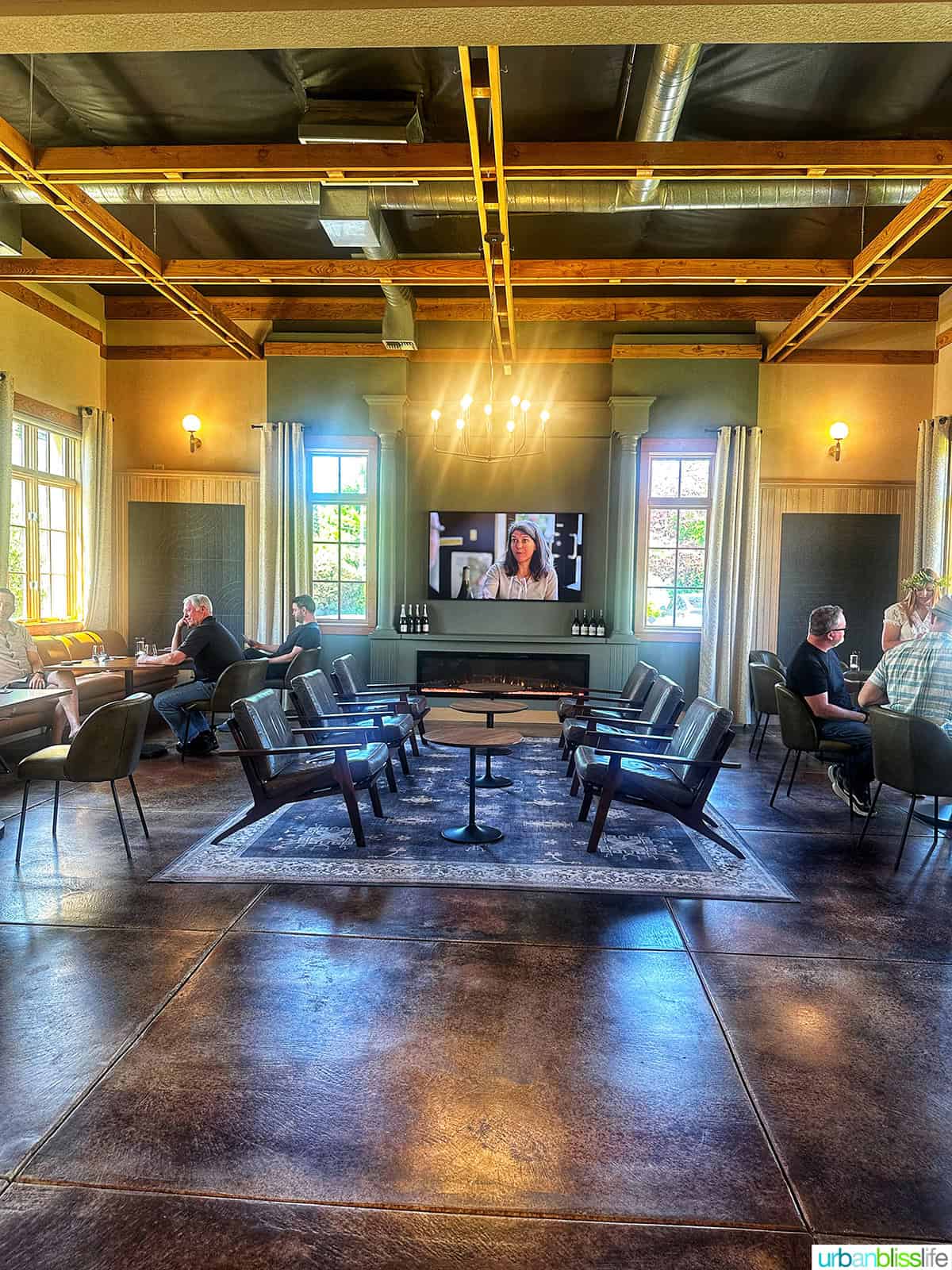 lytle-barnett and aubaine tasting room in dundee, oregon