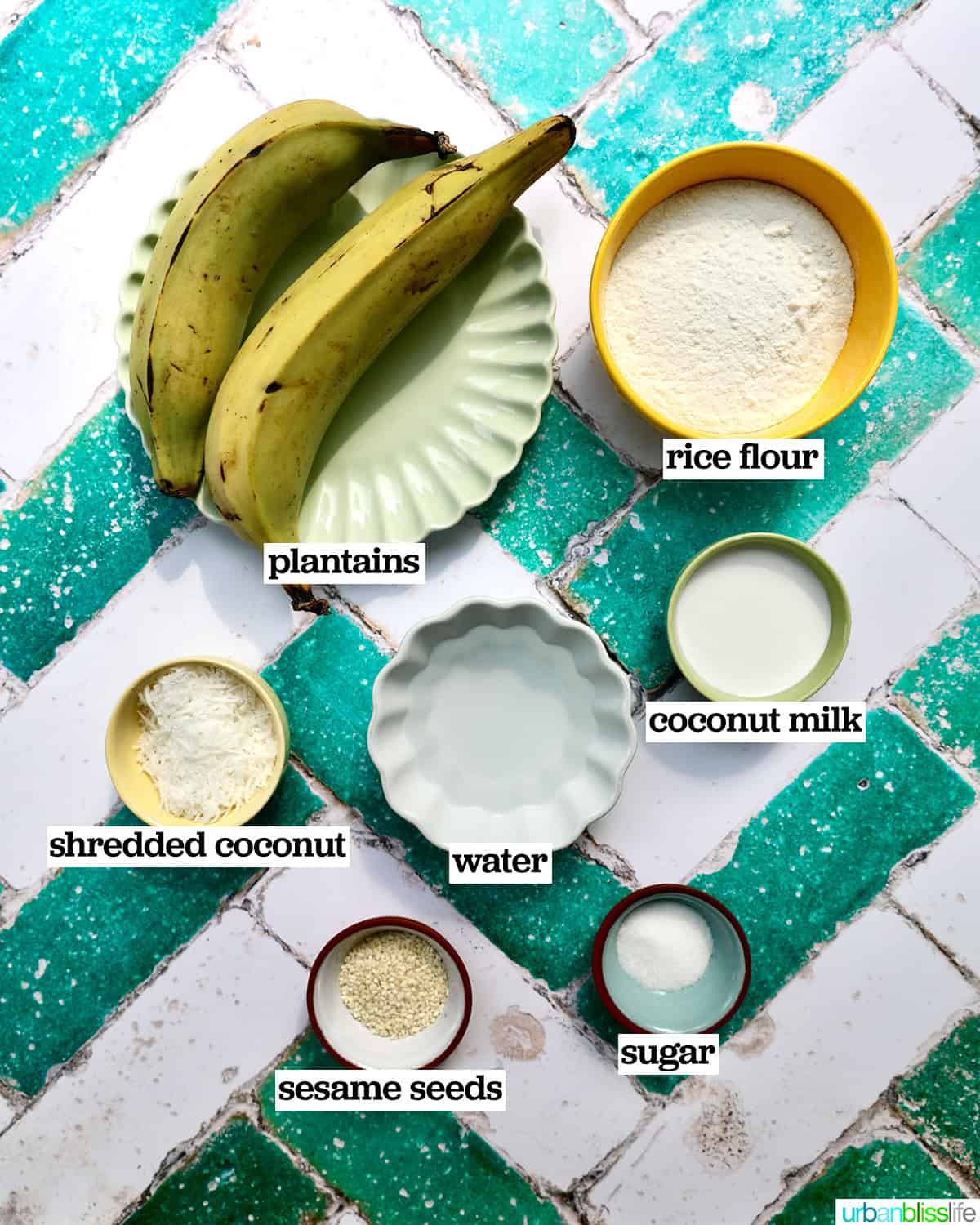 bowls of ingredients to make Thai fried bananas.