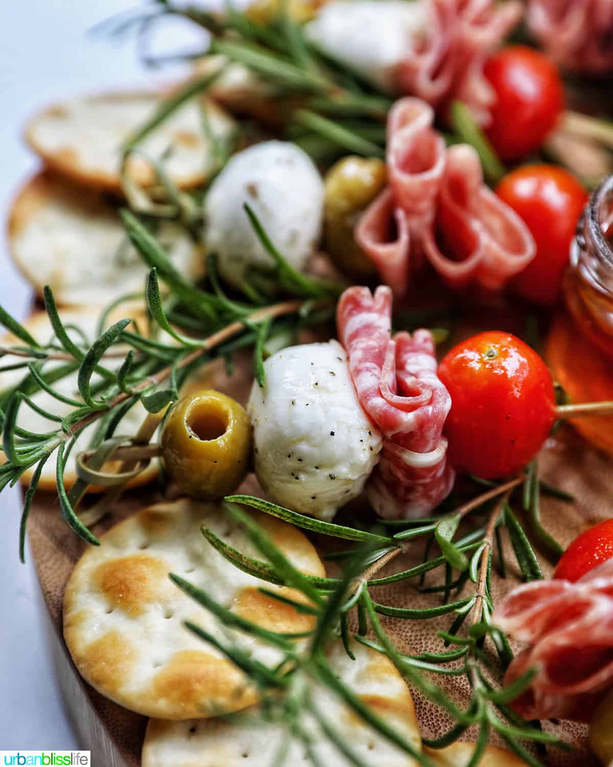 antipasto Christmas wreath appetizer.