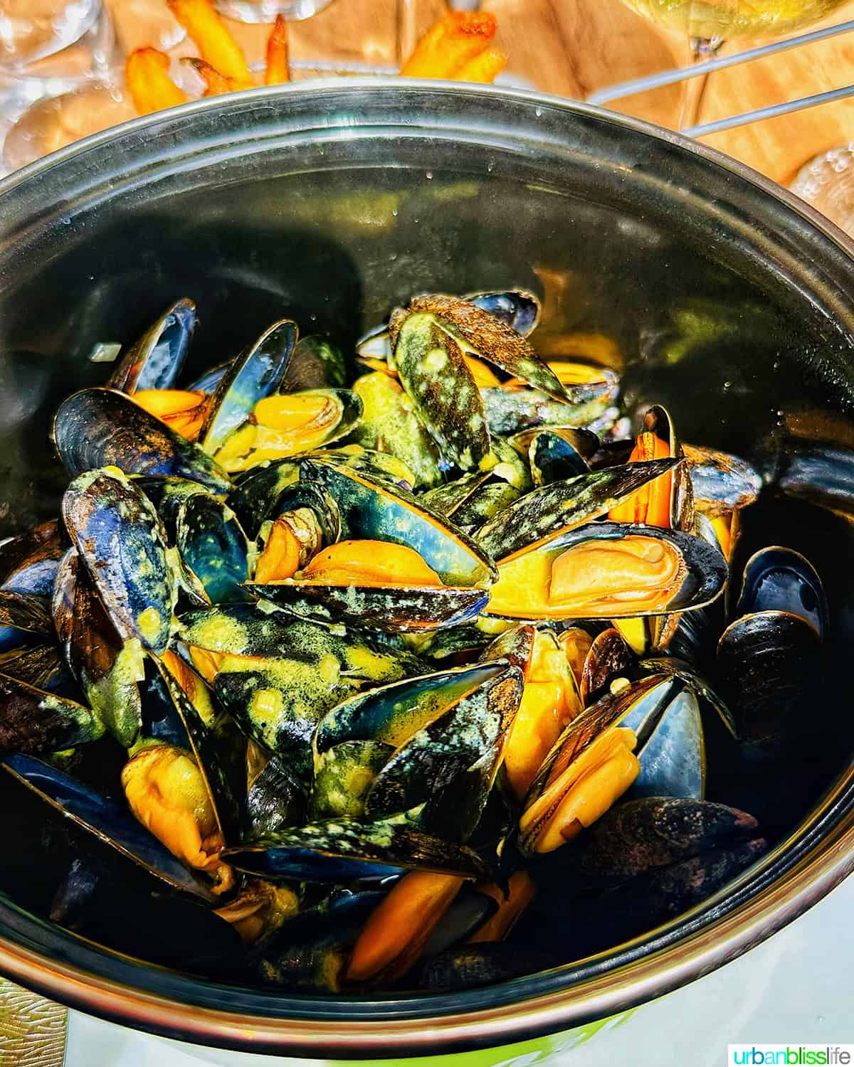 bowl of mussels.