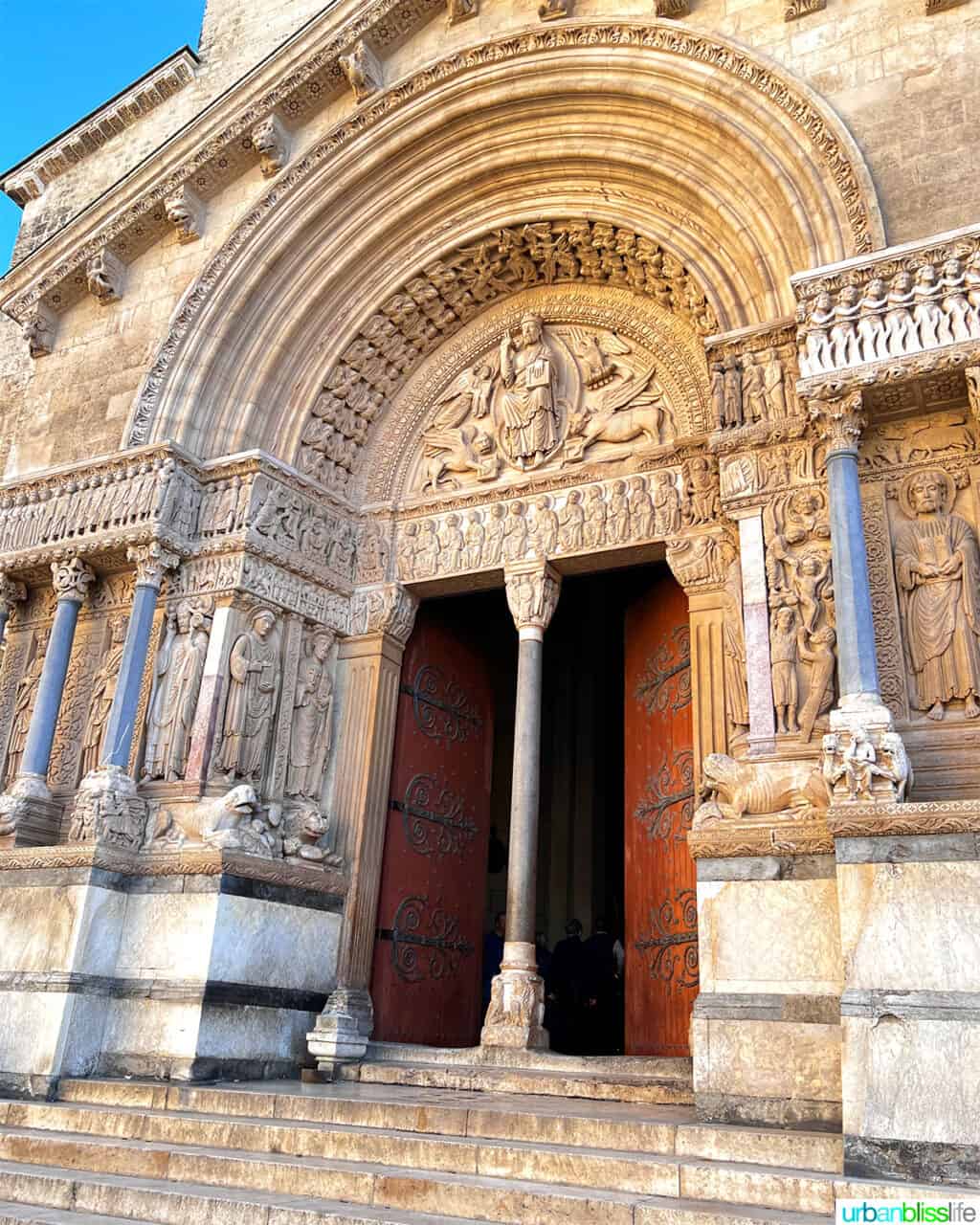 arles cathedral trophime