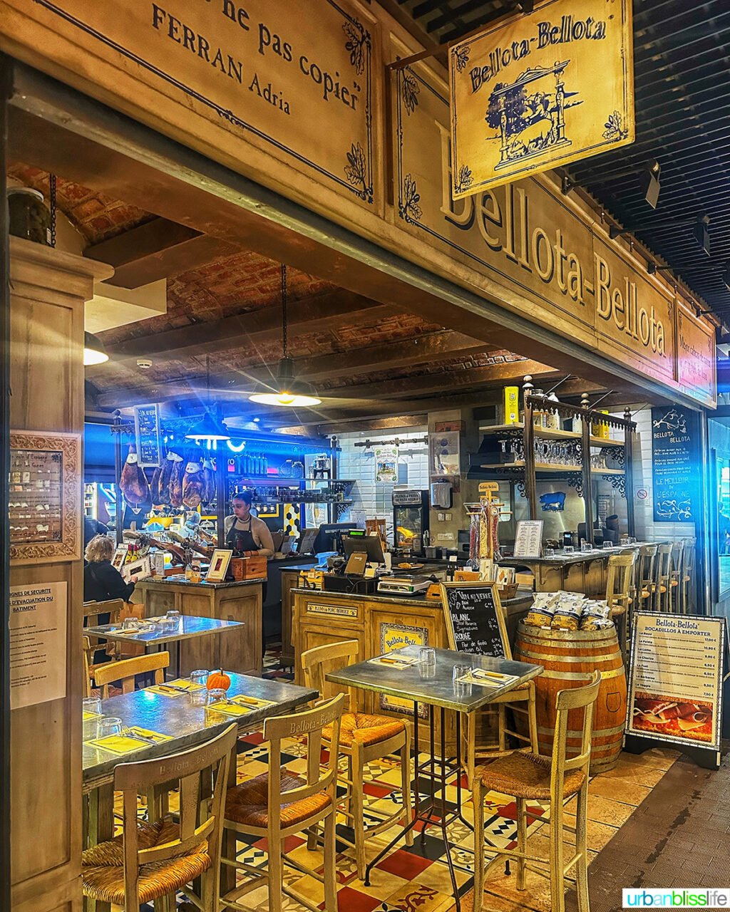 restaurant in Les Halles de Lyon food market